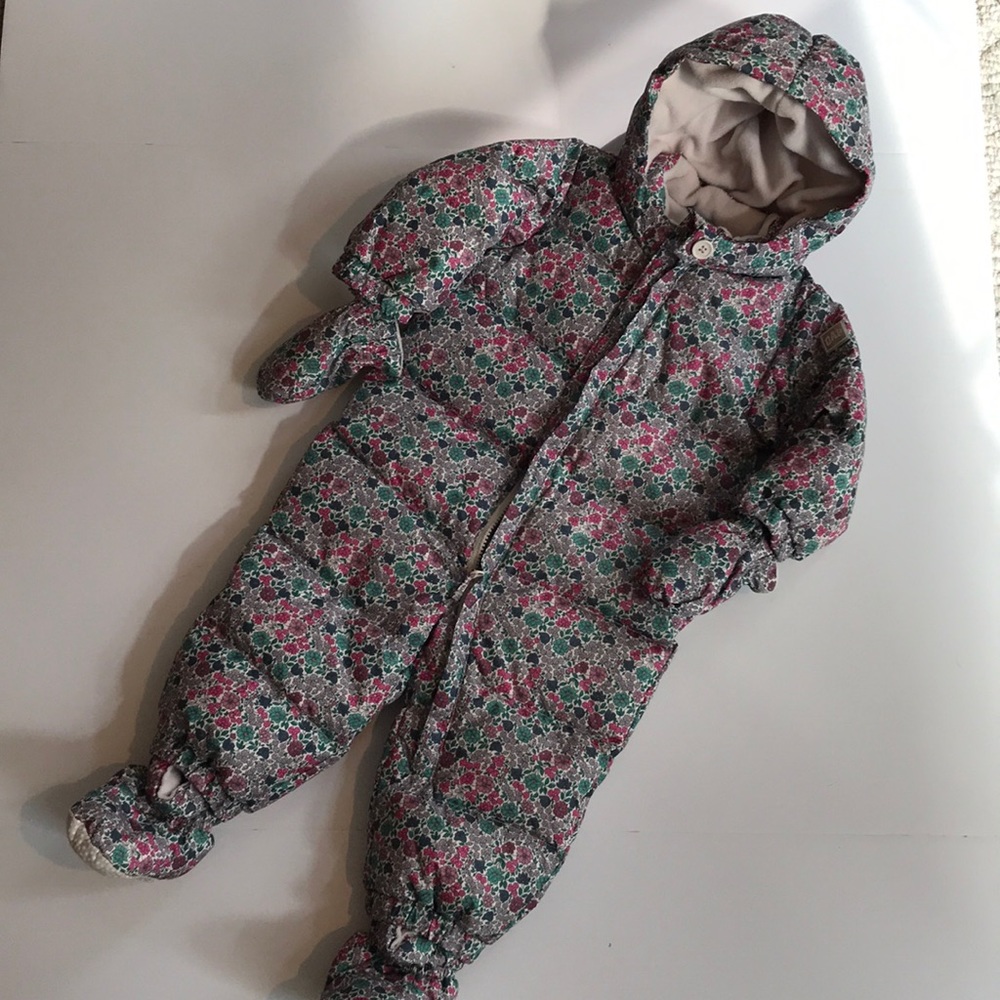 Baby gap snowsuit 12-18 months